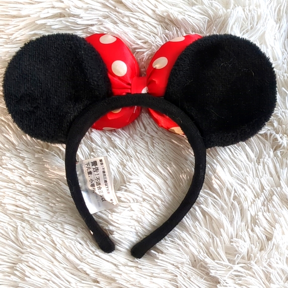 Disney Collection Minnie Mouse Polka Dot Plush Ears - Picture 6 of 6